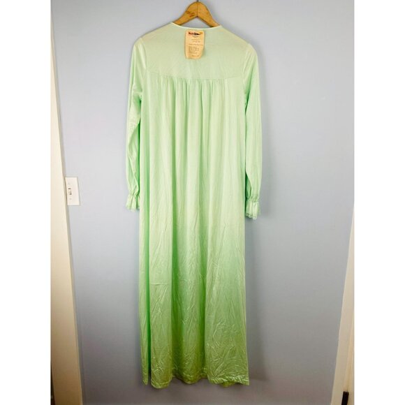 Vintage NWT Shadowline Nightgown with Embroidered Detail, Size Small, Mint Green - Picture 3 of 8